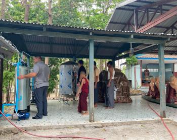 MAF supplying clean water to earthquake-struck community